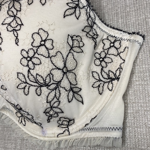 Victoria's Secret Dream Angels Lined Demi Black White Floral Wire Bra 36DD - Picture 6 of 11